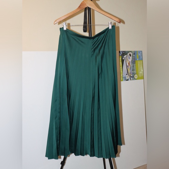 Emerald Green Satin Pleated Midi Skirt J Crew Size 10T - Picture 3 of 4